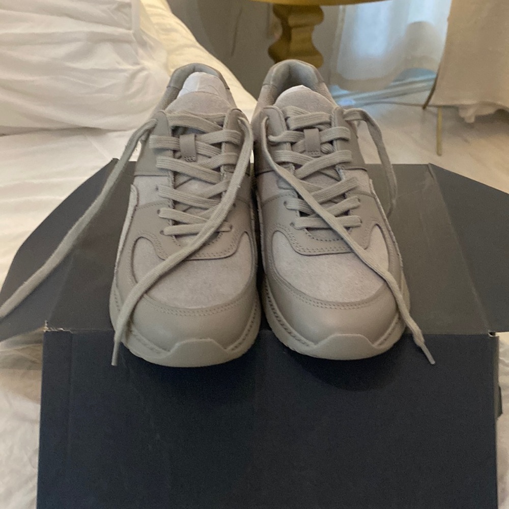 Everlane O grey walking shoes. Brand new.